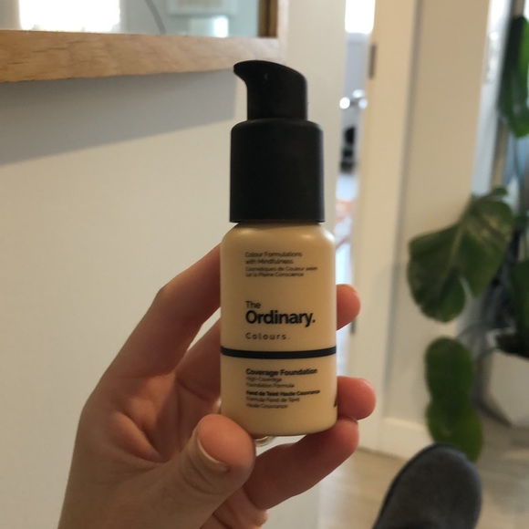 Free w/ Purchase: THE ORDINARY full cov foundation - Picture 2 of 2